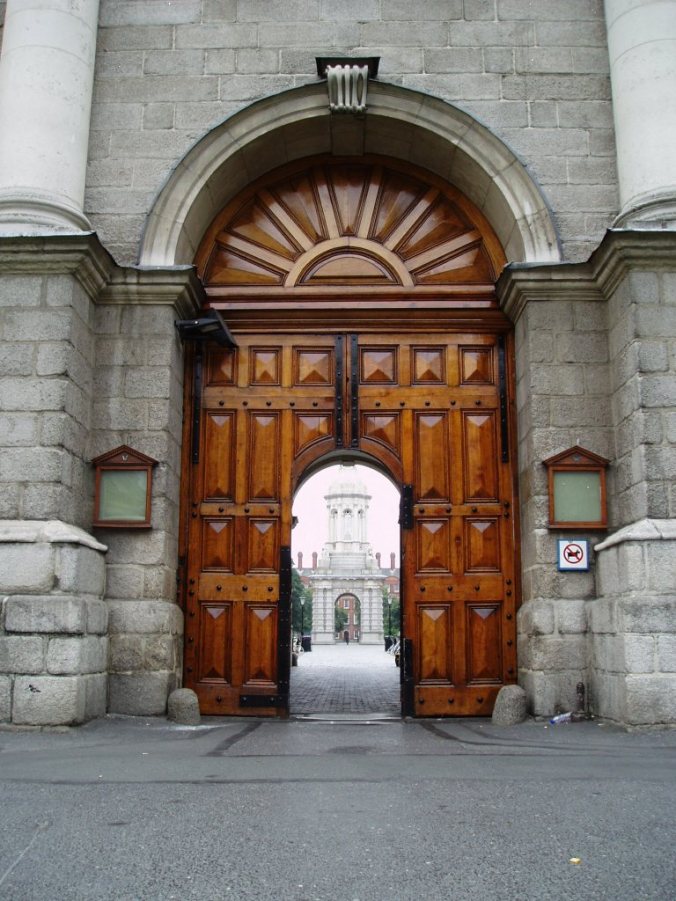 Ireland_Dublin_Trinity_Door-1280